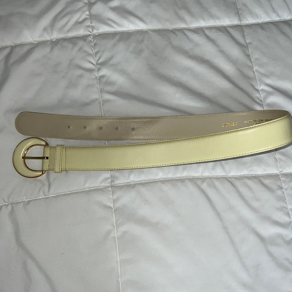 LIZ CLAIBORNE IVORY/ GOLD BELT - Picture 2 of 5